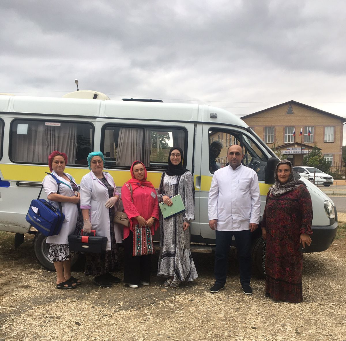 Очередной плановый выезд мобильной бригады в село Мюрего по доставке граждан 65 лет и старше в медицинские учреждения.